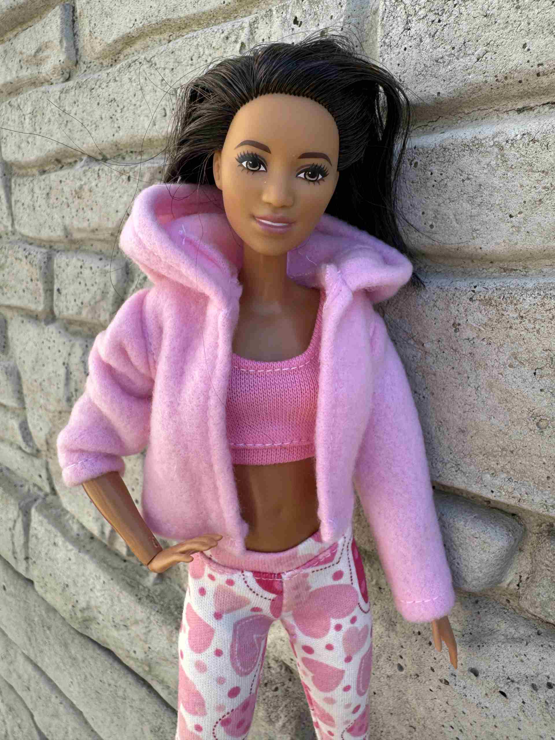 Oblečky pro panenky | Bunda Růžová fleecová s kapucí pro Barbie