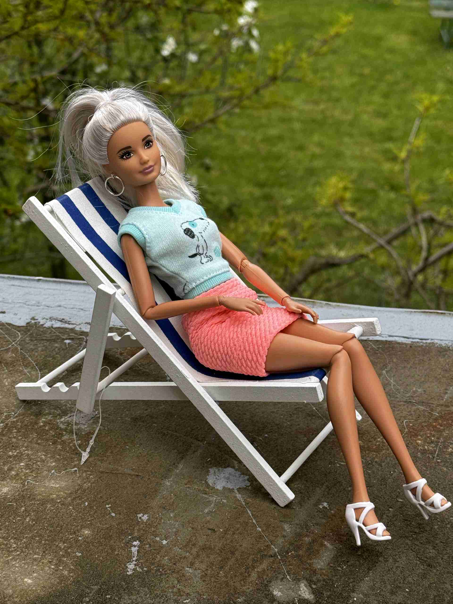 Oblečky pro panenky | Lehátko Stylové dřevěné plážové pro Barbie